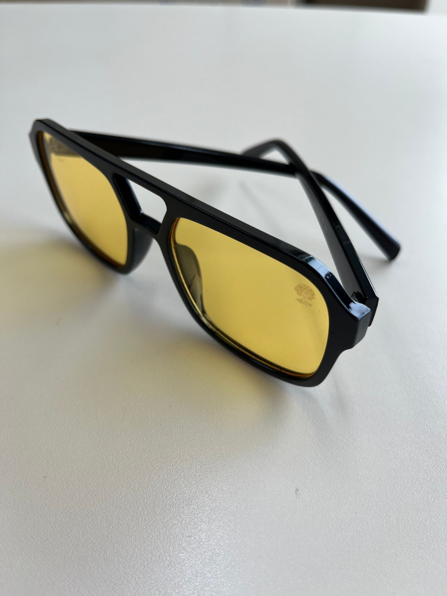 Modelo Loboboy Lente terapêutica amarela