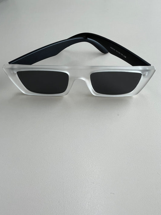 Acrílico transparente com preto