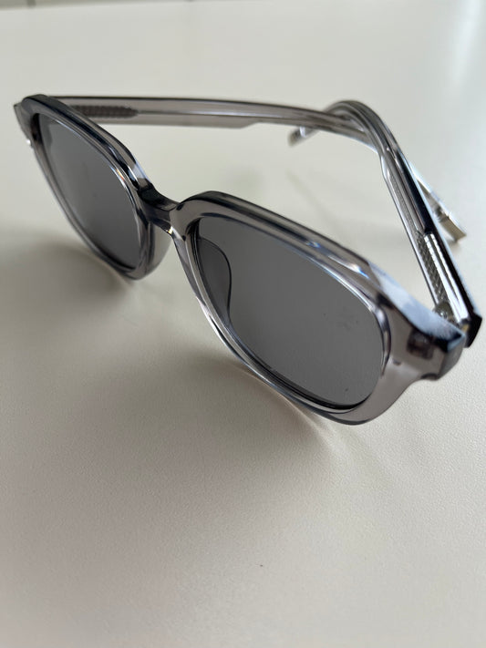 Modelo cinza cristal ponteira em metal