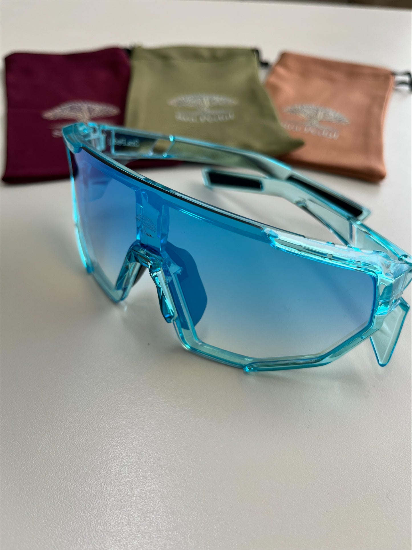 Modelo Esportivo Azul Bebê fotocromático